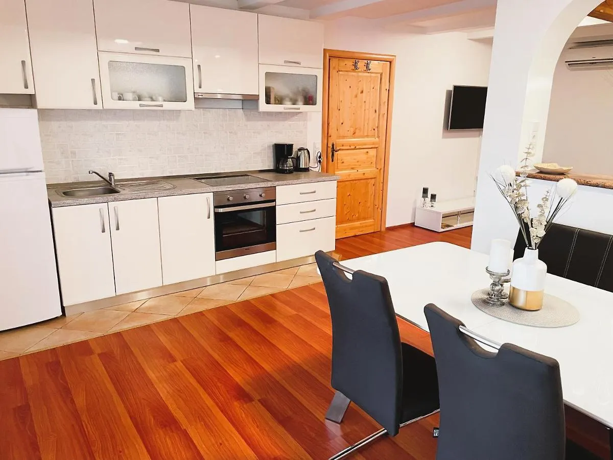 Apartment Marinko Kastela