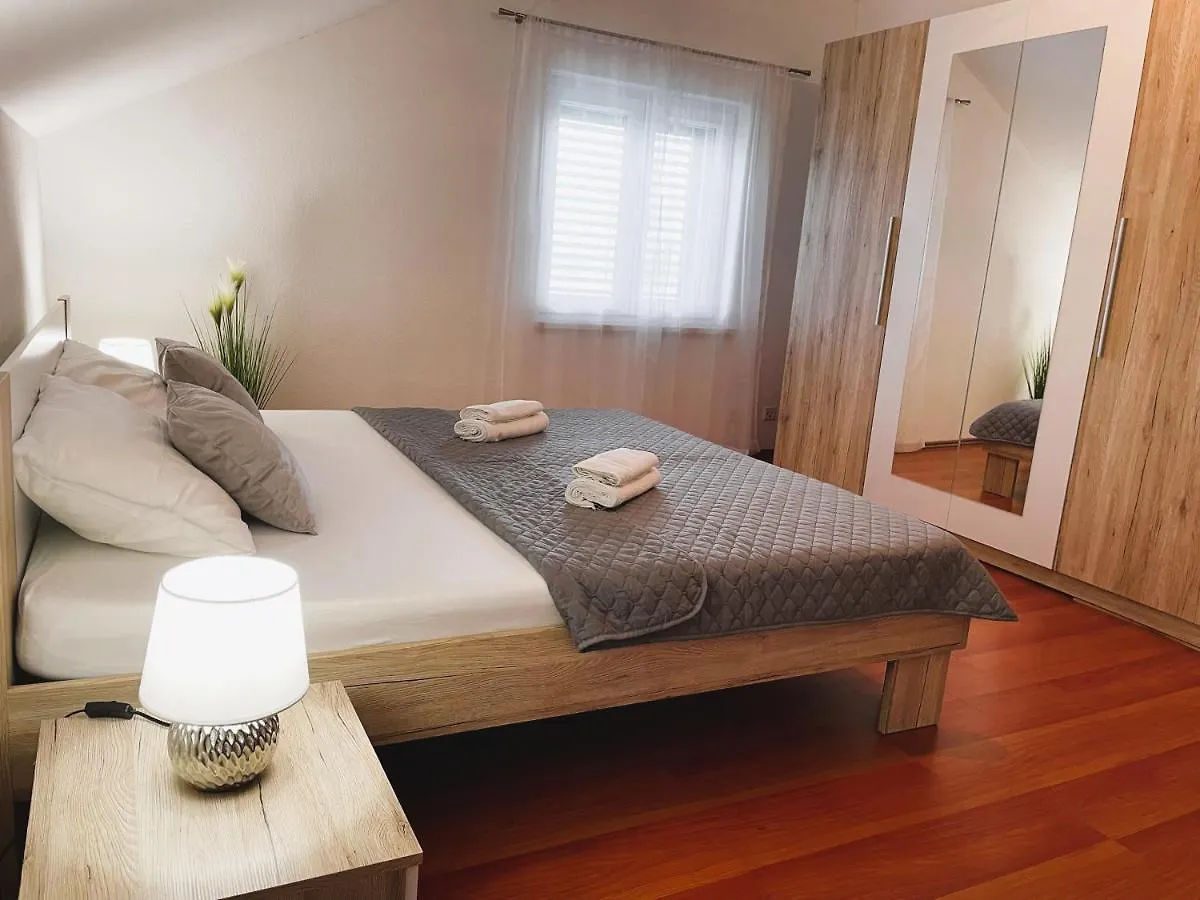Apartment Marinko Kastela Croatia